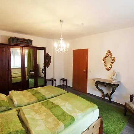 Bernauer Stuebchen برناو باي برلين